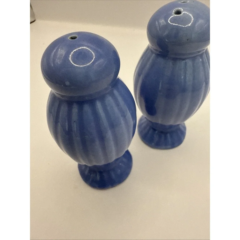 STANGL COLONIAL BLUE, SALT & PEPPER‎ SHAKERS
